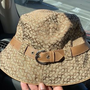 COACH BUCKET HAT